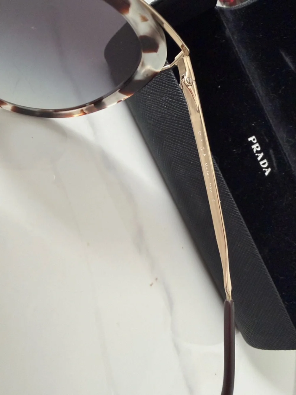 Authentic Prada Tortoiseshell Round Sunglasses Gold Accent Frame - Picture 7 of 15